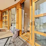 Elegant 1Br Battersea Flat With Stunning River Views