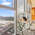 Elegant 1Br Battersea Flat With Stunning River Views