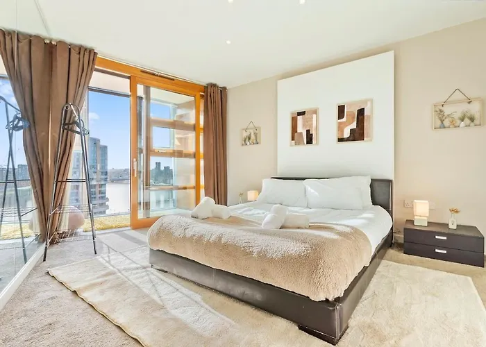 Elegant 1Br Battersea Flat With Stunning River Views