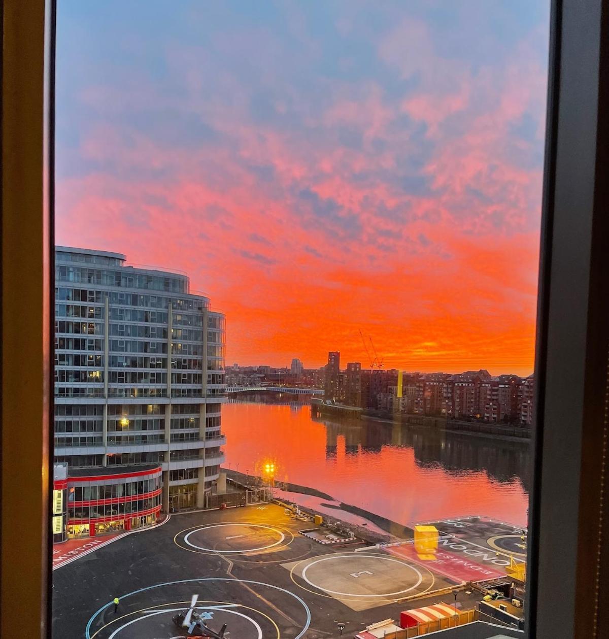 Elegant 1br Battersea Flat With Stunning River Views