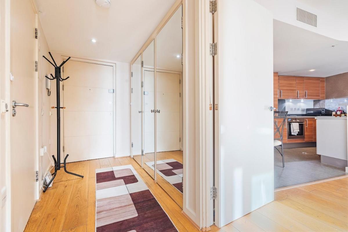 Elegant 1br Battersea Flat With Stunning River Views