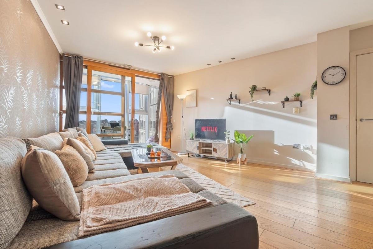 Elegant 1br Battersea Flat With Stunning River Views Appartamento *