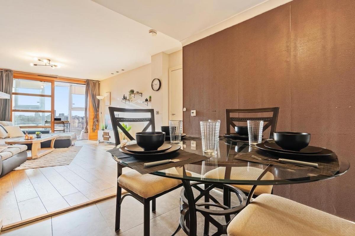 Elegant 1br Battersea Flat With Stunning River Views *