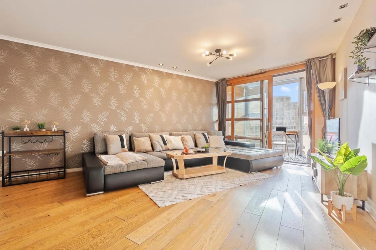 Elegant 1br Battersea Flat With Stunning River Views Londra
